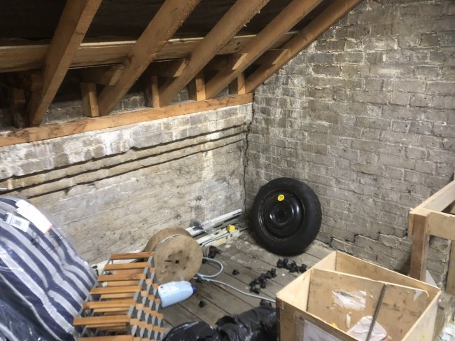 Workshop Unit rear of 12/13 Mill Lane, Carshalton, Surrey SM5 2JY 5