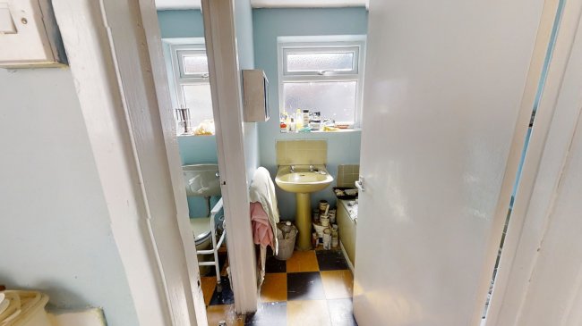 5 Redcliffe Street, Swindon, Wiltshire, SN2 2DA 1