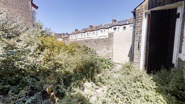 92 Honeywell Road, Battersea, London SW11 6EF 5