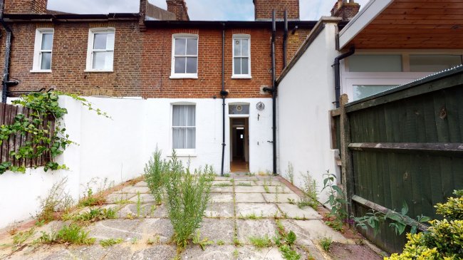 13 Worslade Road, Tooting, London SW17 0BT 4