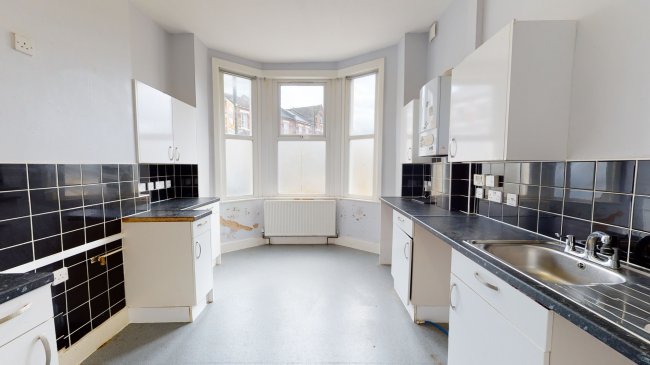 203 Milkwood Road, Herne Hill, London SE24 0JE 7