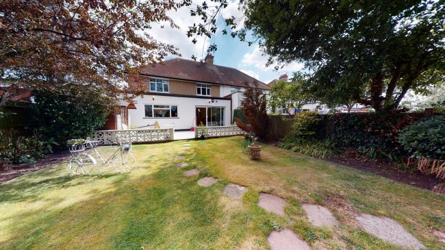 27 Manor Park Gardens, Edgware, Middlesex HA8 7NB 4