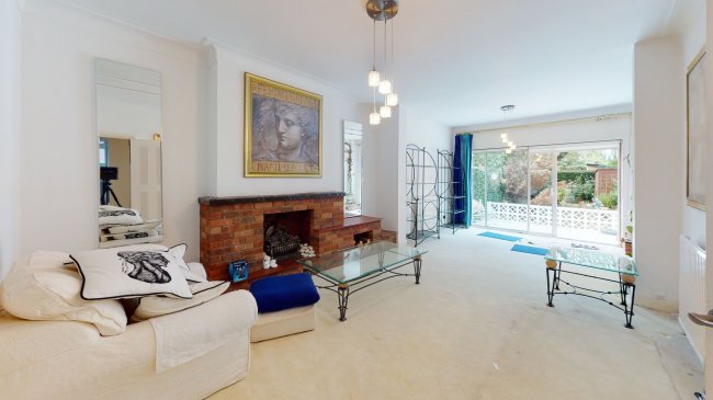 27 Manor Park Gardens, Edgware, Middlesex HA8 7NB 4