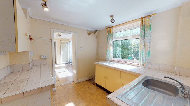 5 Walpole Road, Colliers Wood, London SW19 2BZ 5