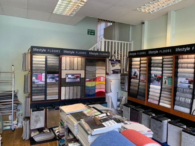 41 Bridge Street, Leatherhead, Surrey KT22 8BN 9