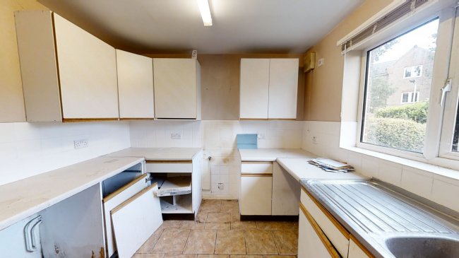 48 Pankhurst Road, Walton on Thames, Surrey KT12 2JN 8