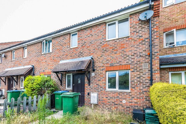 48 Pankhurst Road, Walton on Thames, Surrey KT12 2JN 8