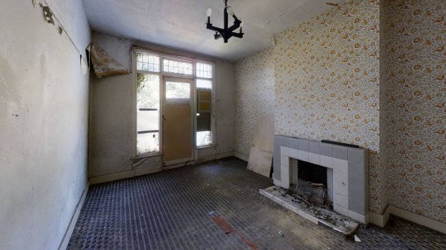 32 Banstead Road, Carshalton, Surrey SM5 3NR
 6