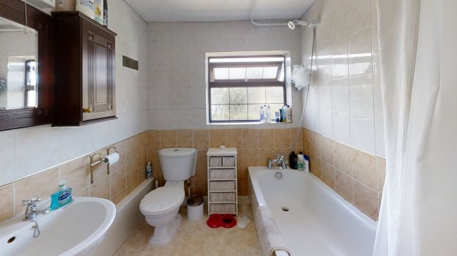 16 York Street, Hackbridge, Surrey, CR4 4JY 7