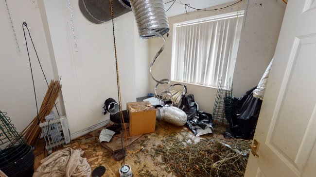 12 Grange Park Avenue, Runcorn, WA7 5UU 1