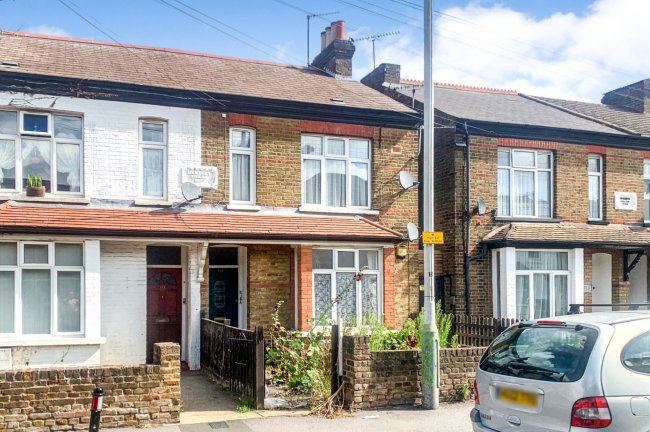 Ground Floor Flat, 112 Cowley Mill Road, Uxbridge, Middlesex, UB8 2QB 8