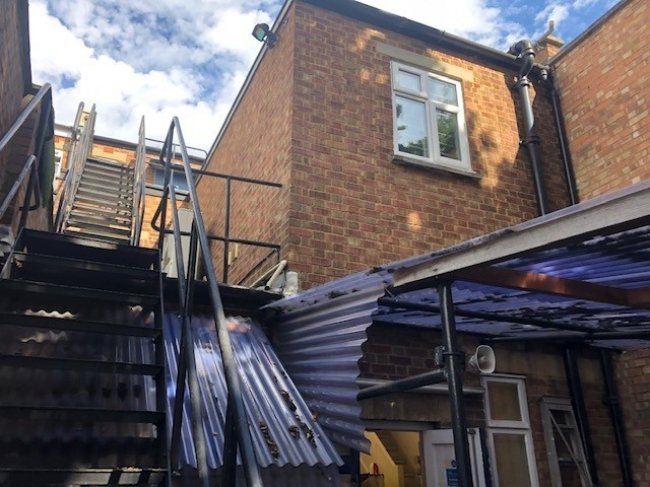 100 High Street, Whitton, Twickenham TW2 7LN 7