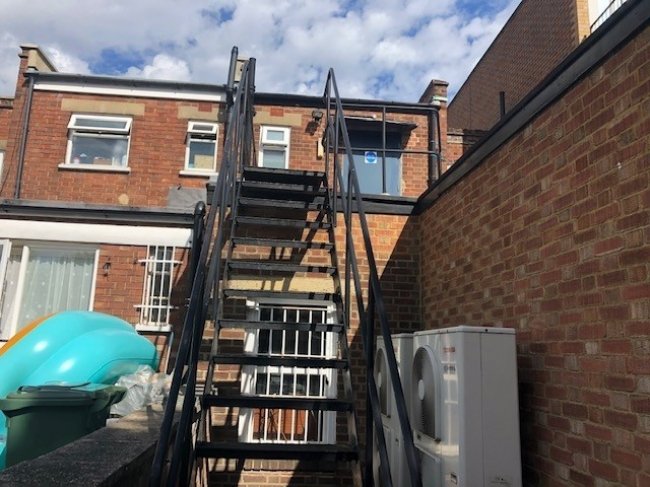 100 High Street, Whitton, Twickenham TW2 7LN 7