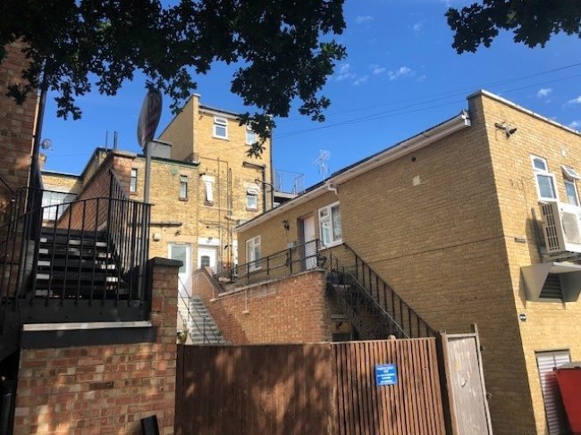 100 High Street, Whitton, Twickenham TW2 7LN 7