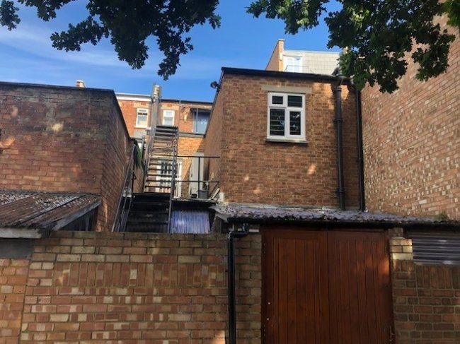 100 High Street, Whitton, Twickenham TW2 7LN 7