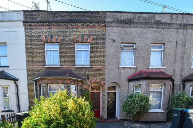 2 Genotin Terrace, Enfield, Middlesex EN1 2AF 9