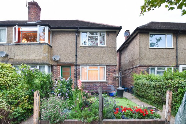 413 Chertsey Road, Twickenham, Middlesex TW2 6LS 4