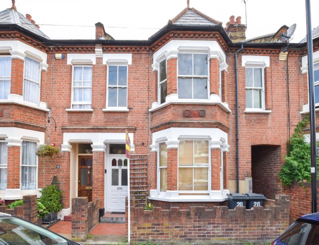 20 Mafeking Avenue, Twickenham, Middlesex TW8 0NH 1