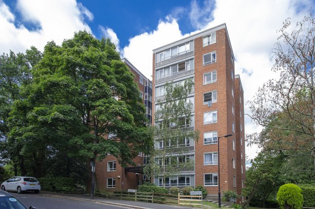 2 Lowood Court, Farquhar Road, Crystal Palace, London SE19 1SW 9