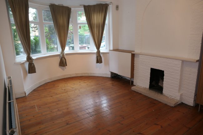 4 Hill House, Cavendish Avenue, Harrow, Middlesex HA1 3RD 7