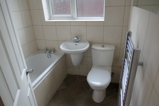 4 Hill House, Cavendish Avenue, Harrow, Middlesex HA1 3RD 7