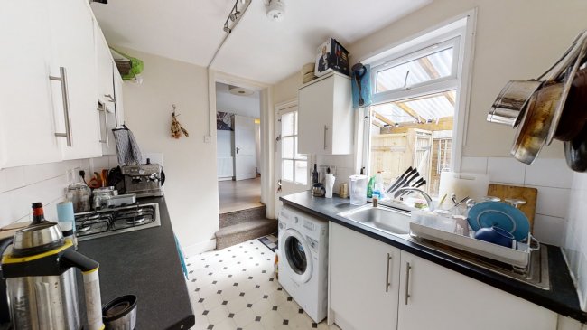 8 York Street, Hackbridge, Surrey, CR4 4JY 9