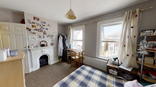 8 York Street, Hackbridge, Surrey, CR4 4JY 9