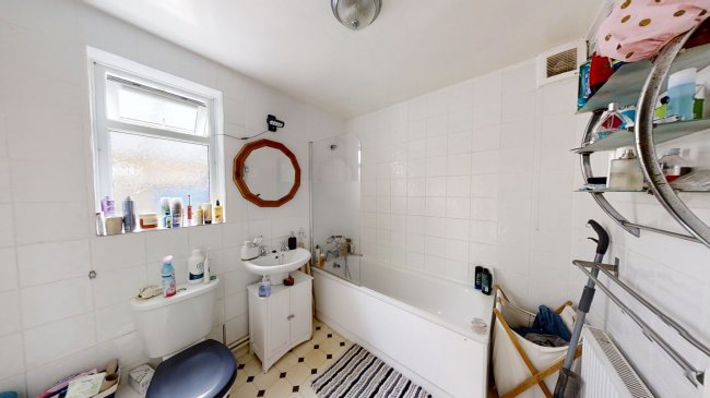 8 York Street, Hackbridge, Surrey, CR4 4JY 9