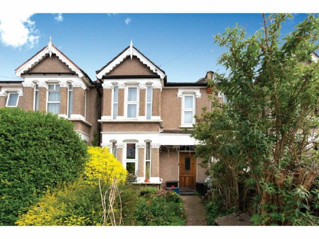 98 Westwood Road, Ilford, Essex IG3 8RZ 10