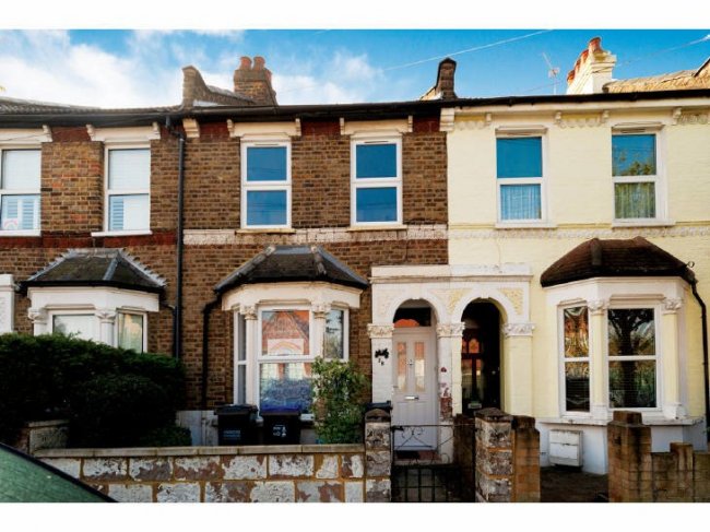28 Oakley Road, South Norwood, London SE25 4XQ 1