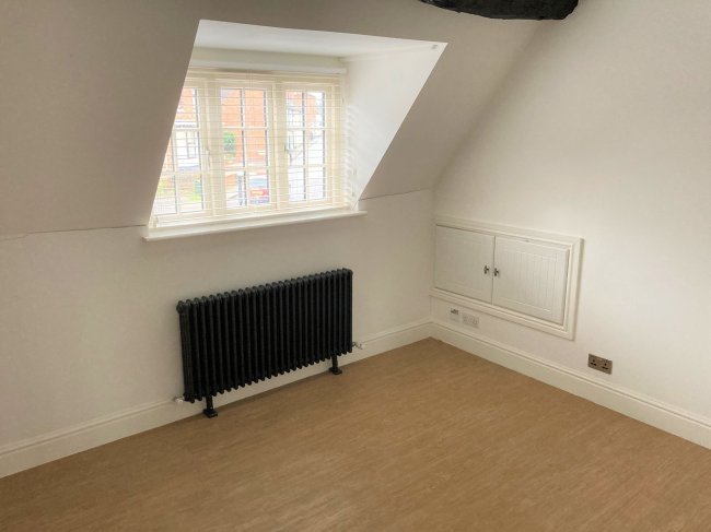 11 Swan Street, Alcester, Warwickshire B49 5DP 10