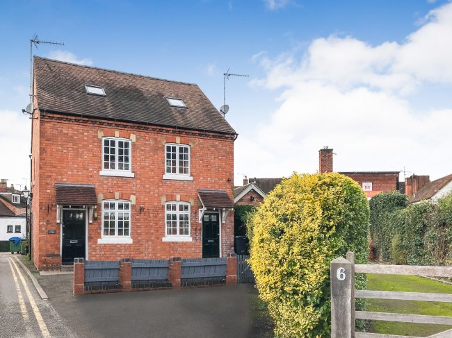 4 Gas House Lane, Alcester, Warwickshire B49 5QP 2