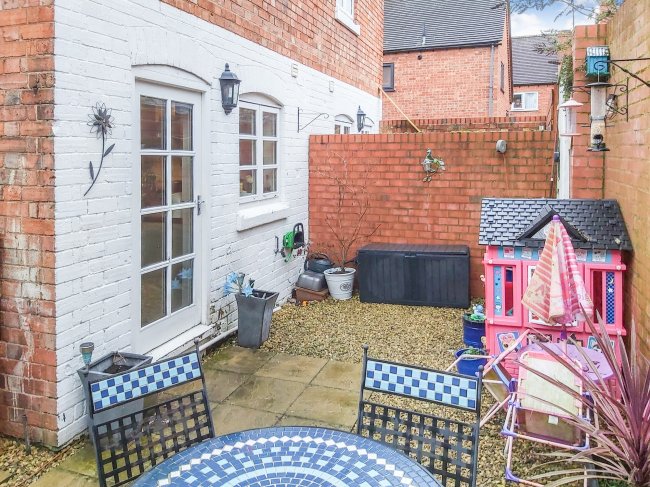 4 Gas House Lane, Alcester, Warwickshire B49 5QP 2