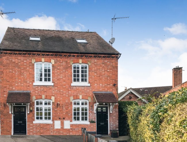 4 Gas House Lane, Alcester, Warwickshire B49 5QP 2