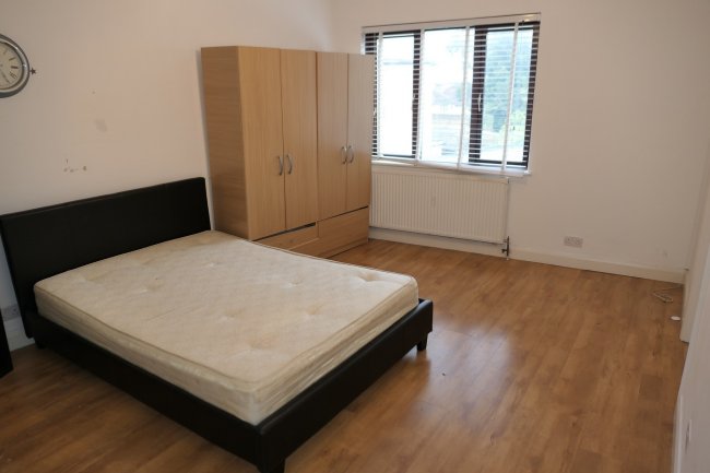 20, 20A, 20B, 22 High Street, Chipping Barnet, Hertfordshire EN5 5RU 9