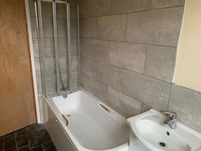 105 Nottingham Road, Nottingham NG7 7AJ 3