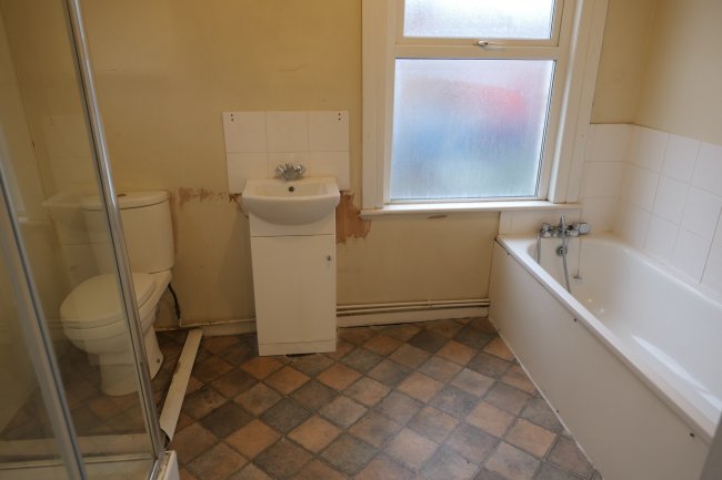 11A Renmuir Street, Tooting, London SW17 9SR  4