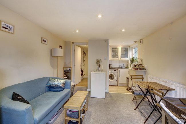 1a Dorchester Grove, London, W4 2LD 5