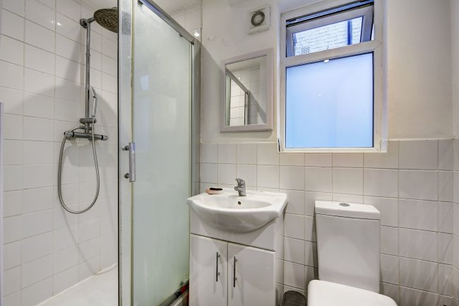 1a Dorchester Grove, London, W4 2LD 5