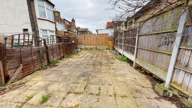 102 Charlemont Road, East Ham, London, E6 6HE 4