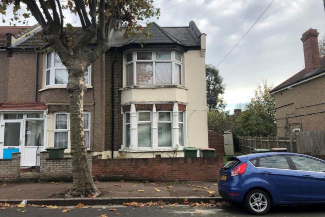 102 Charlemont Road, East Ham, London, E6 6HE 4
