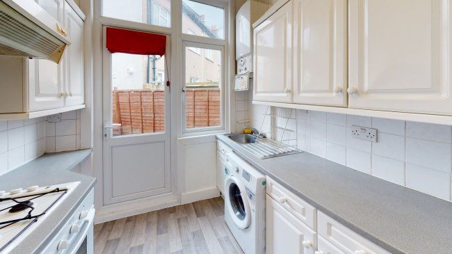 3 Fernbrook Crescent, Lewisham, London SE13 5NJ
 3