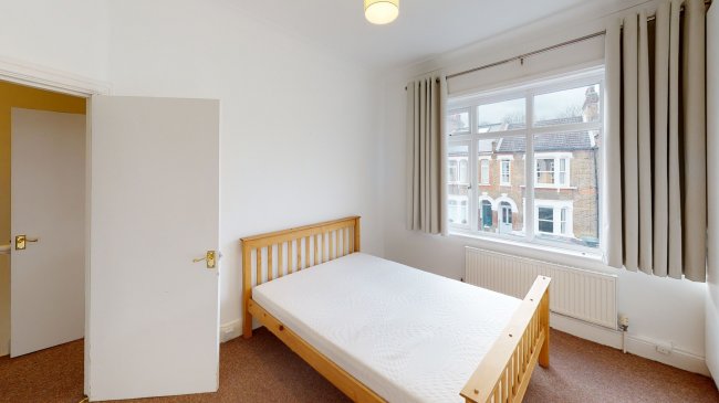 3 Fernbrook Crescent, Lewisham, London SE13 5NJ
 3