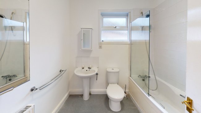 3 Fernbrook Crescent, Lewisham, London SE13 5NJ
 3