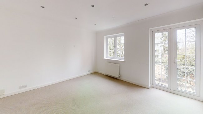 117 Kingston Hill, Kingston upon Thames, KT2 7PZ
 3