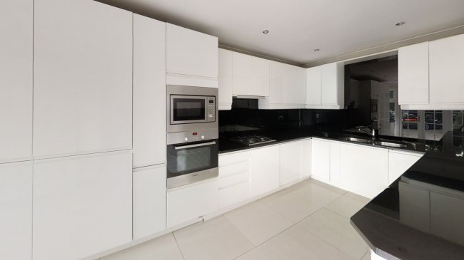 117 Kingston Hill, Kingston upon Thames, KT2 7PZ
 3