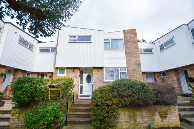 44 Berkeley Court, Ham View, Croydon CR0 7XA
 8