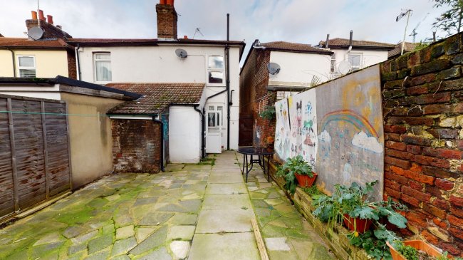 32 West Street, Croydon, Surrey, CR0 1DJ
 10