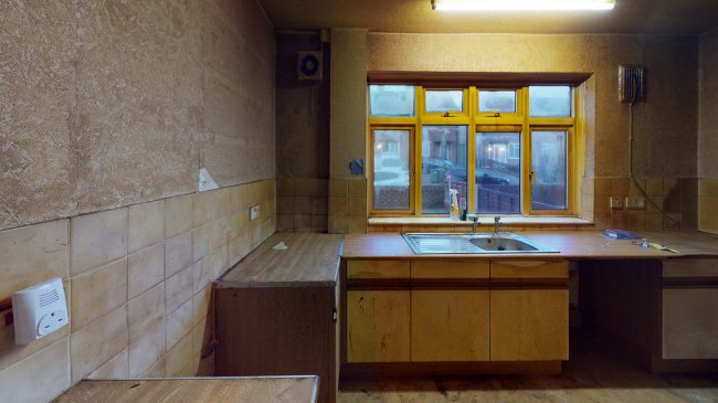 2 Groombridge Close, Welling, Kent, DA16 2BS
 9