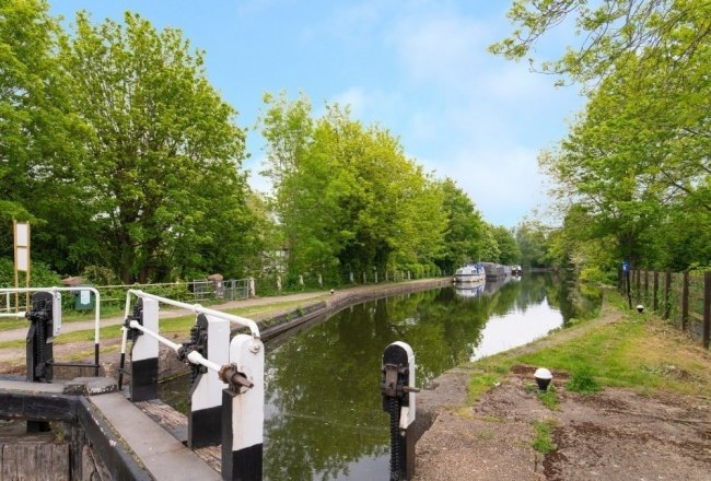 117 Church Street Rickmansworth WD3 1JJ
 10